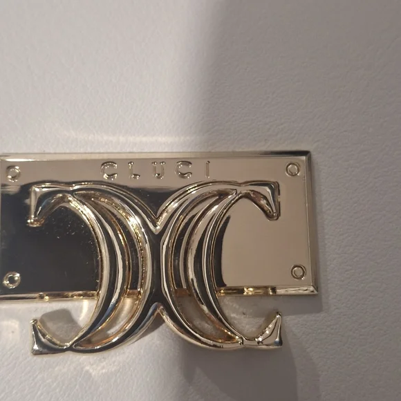 🎄Gluci Elegant White/Eggshell  Shoulder Bag🎄 - Picture 10 of 12